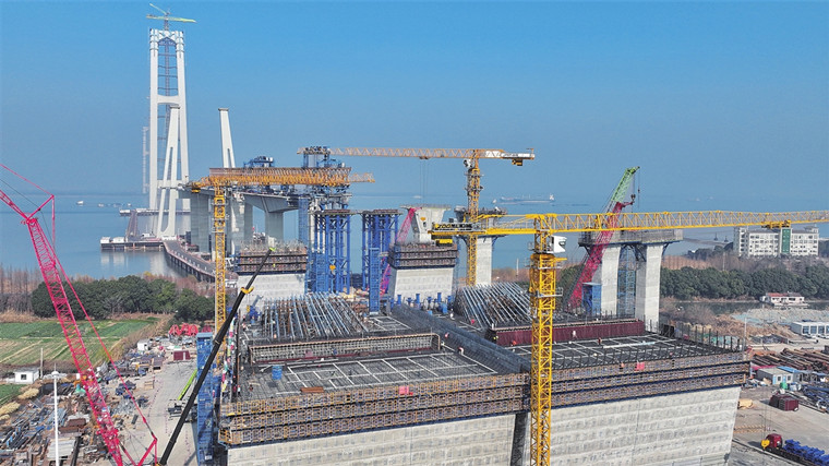 张靖皋长江大桥南锚碇施工忙 上部结构锚块完成过半