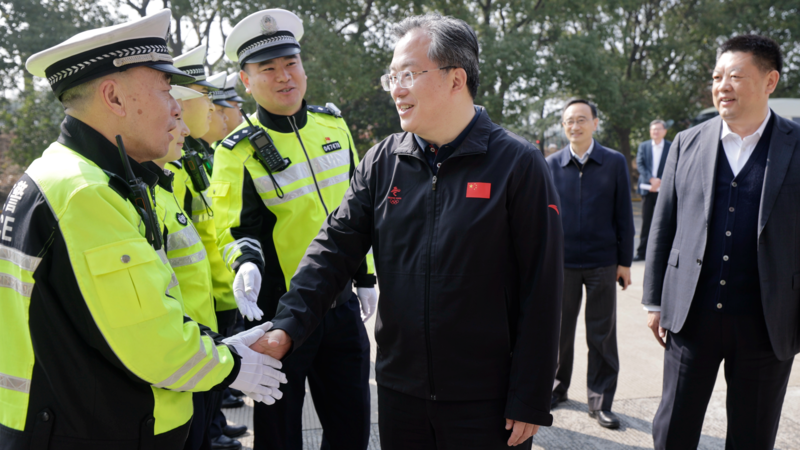 范波检查调度春运和安全生产工作，看望慰问一线值守人员