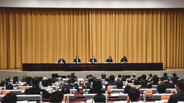 苏州召开传达学习贯彻全国两会精神会议 范波讲话 吴庆文主持 黄爱军朱民出席