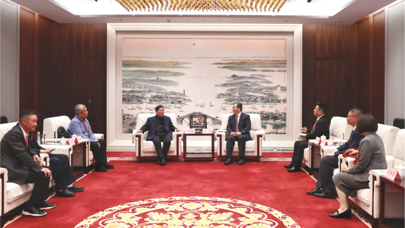 范波会见福耀集团创始人曹德旺一行
