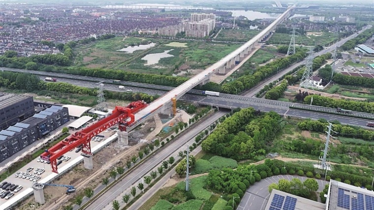 通苏嘉甬高铁吴江段连续梁全部合龙