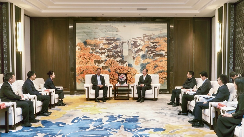 范波王维会见中国人民大学党委书记张东刚一行