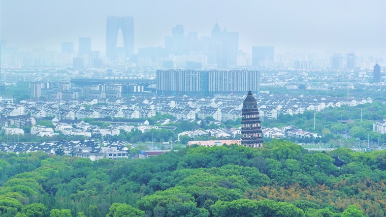 千年古迹与现代地标遥相呼应