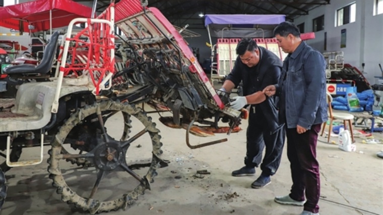 农机体检保障春耕生产