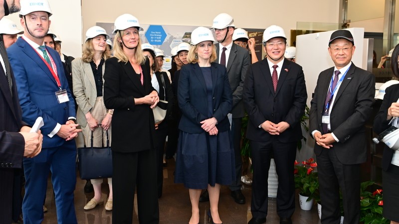 范波与奥地利外长赖辛格一行座谈交流