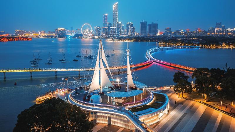 金鸡湖的夜色温柔了整个城市