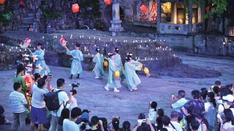 让游客沉浸式感受特别的夏夜浪漫