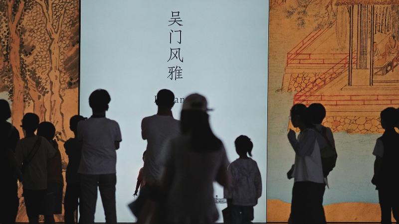 各民族青少年代表家庭参观
