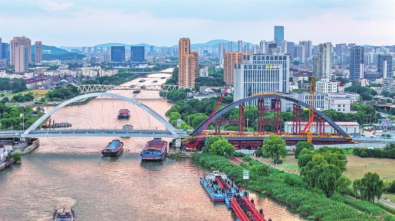 长桥大桥改扩建施工现场