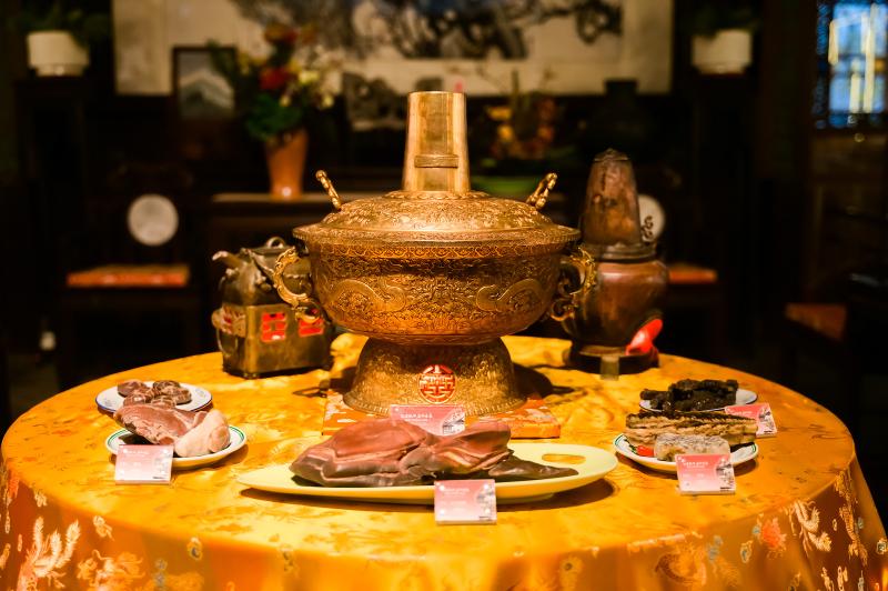 狮子林开展暖锅与珍馐赏石特展公益导赏活动